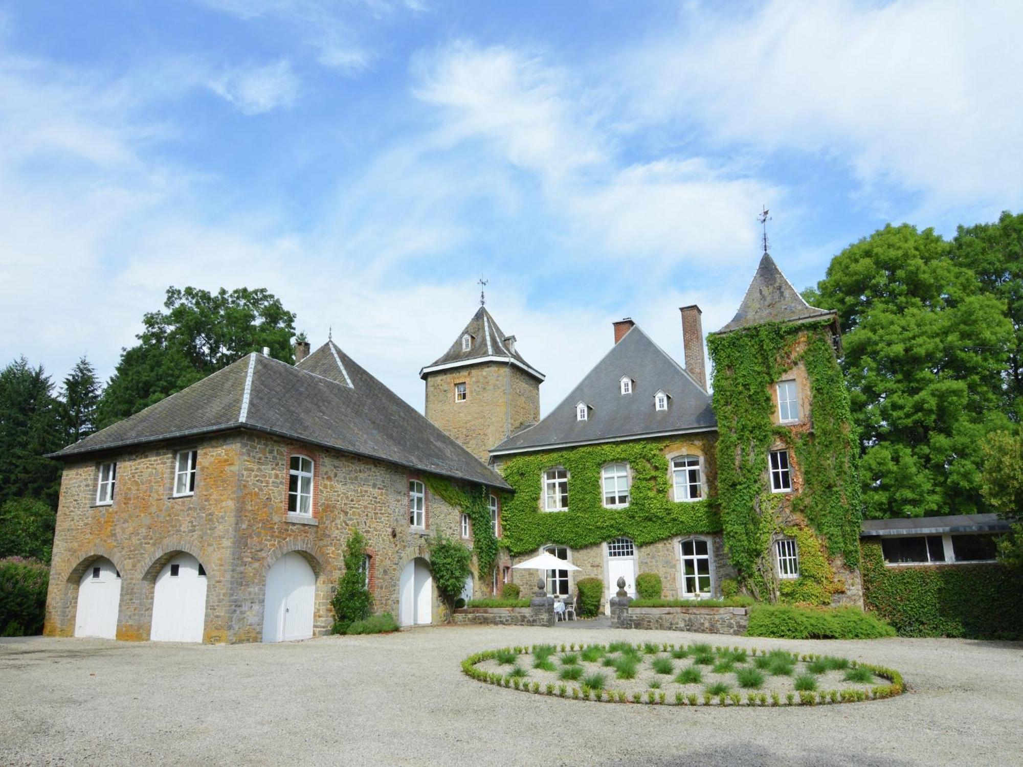 Delightful Castle In Bastogne With Bubble Bath 빌라 외부 사진